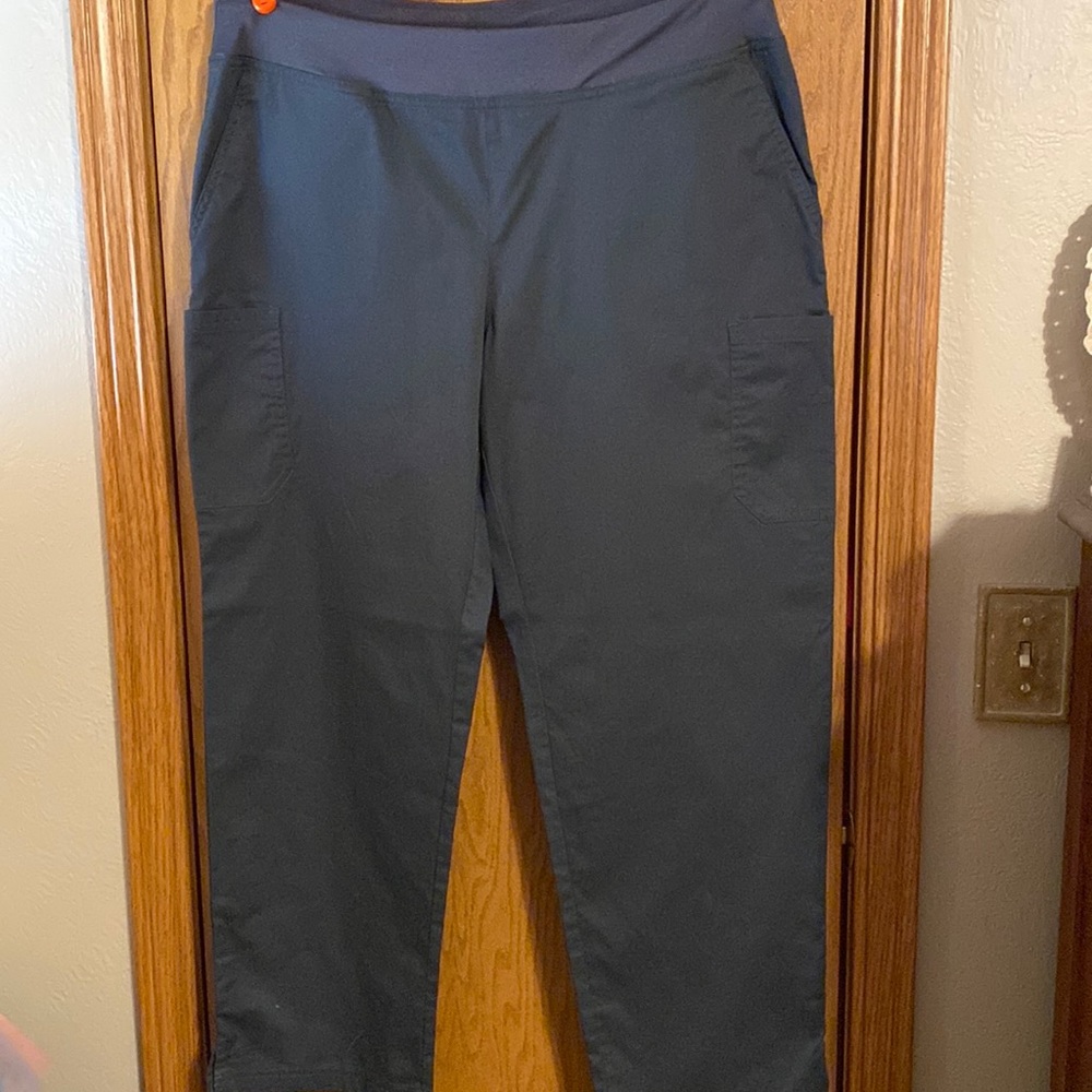 Butter soft women’s size extra large, petite gray scrub pants